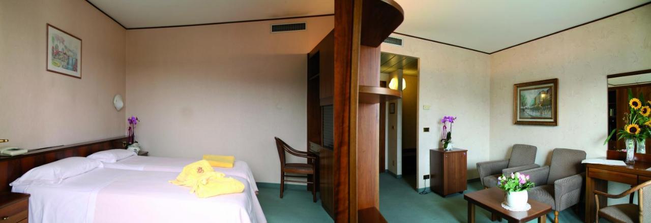 מונטגרוטו טרמה Hotel Terme Marconi מראה חיצוני תמונה