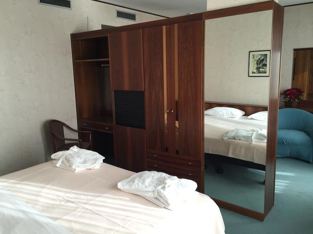 מונטגרוטו טרמה Hotel Terme Marconi מראה חיצוני תמונה